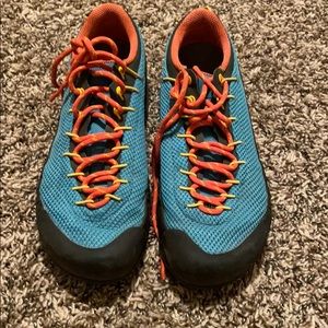 La Sportiva Approach Shoes
